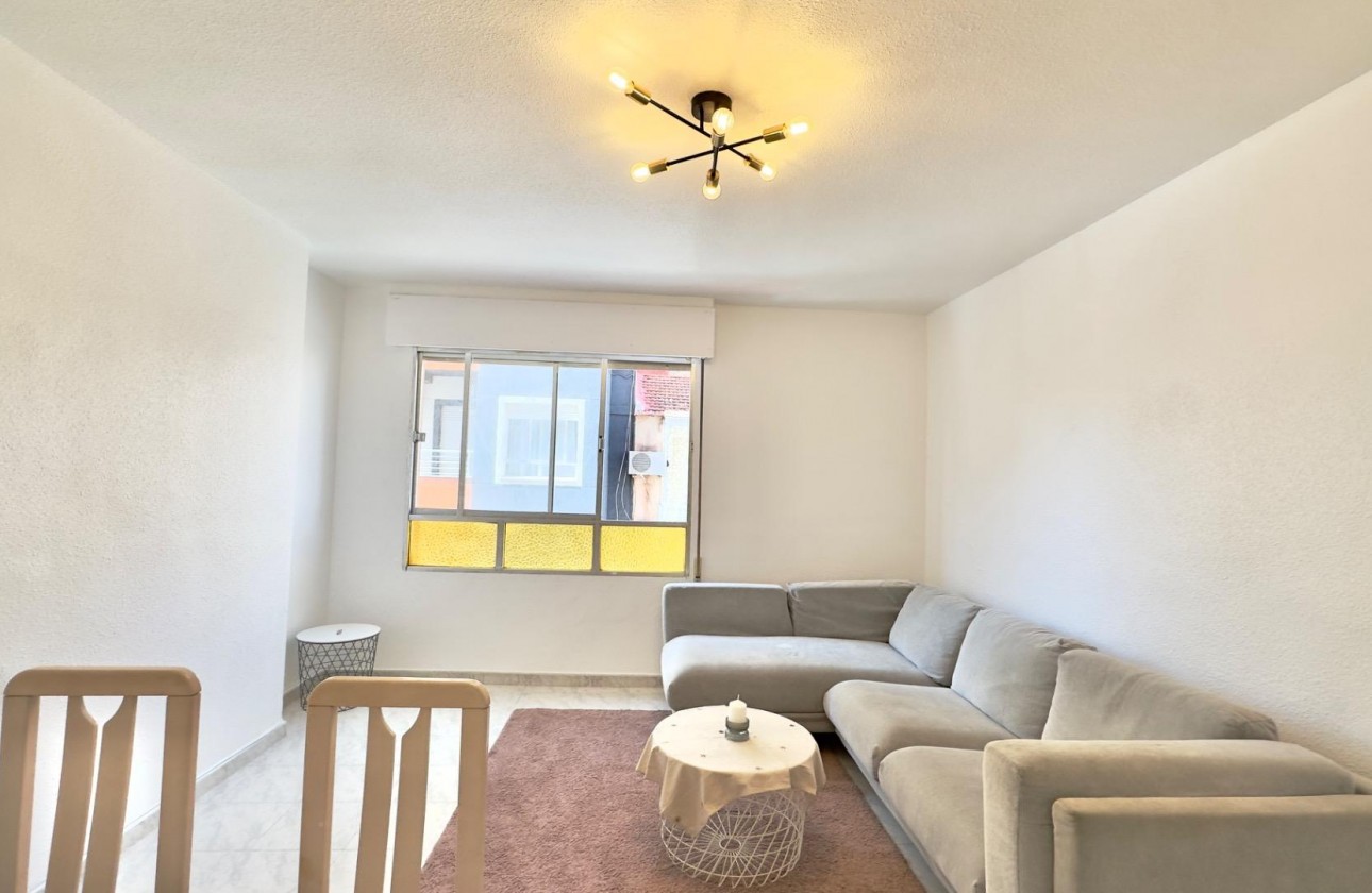 Resale - Apartment / flat - Torrevieja - Estacion de autobuses