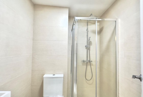 Resale - Apartment / flat - Torrevieja - Estacion de autobuses
