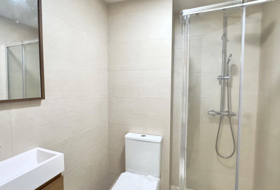 Resale - Apartment / flat - Torrevieja - Estacion de autobuses