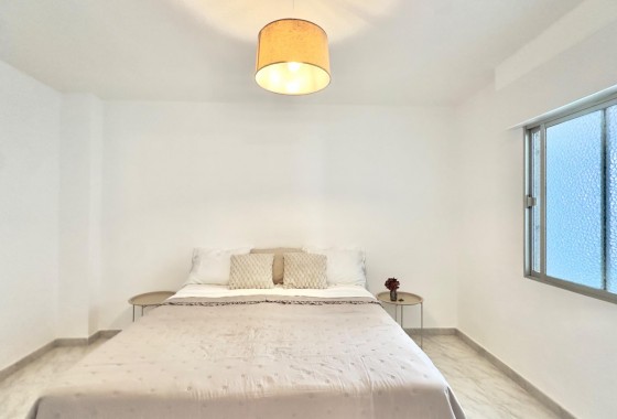 Resale - Apartment / flat - Torrevieja - Estacion de autobuses