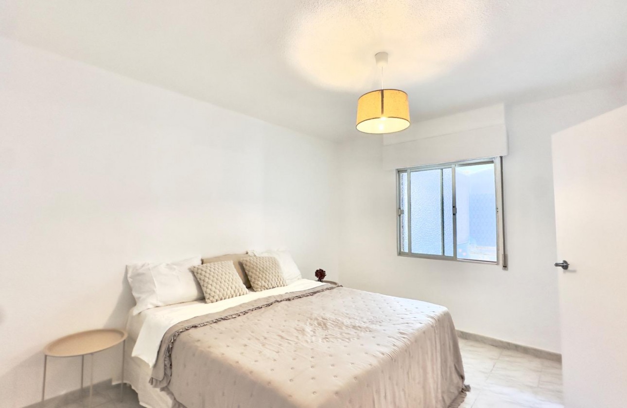 Resale - Apartment / flat - Torrevieja - Estacion de autobuses