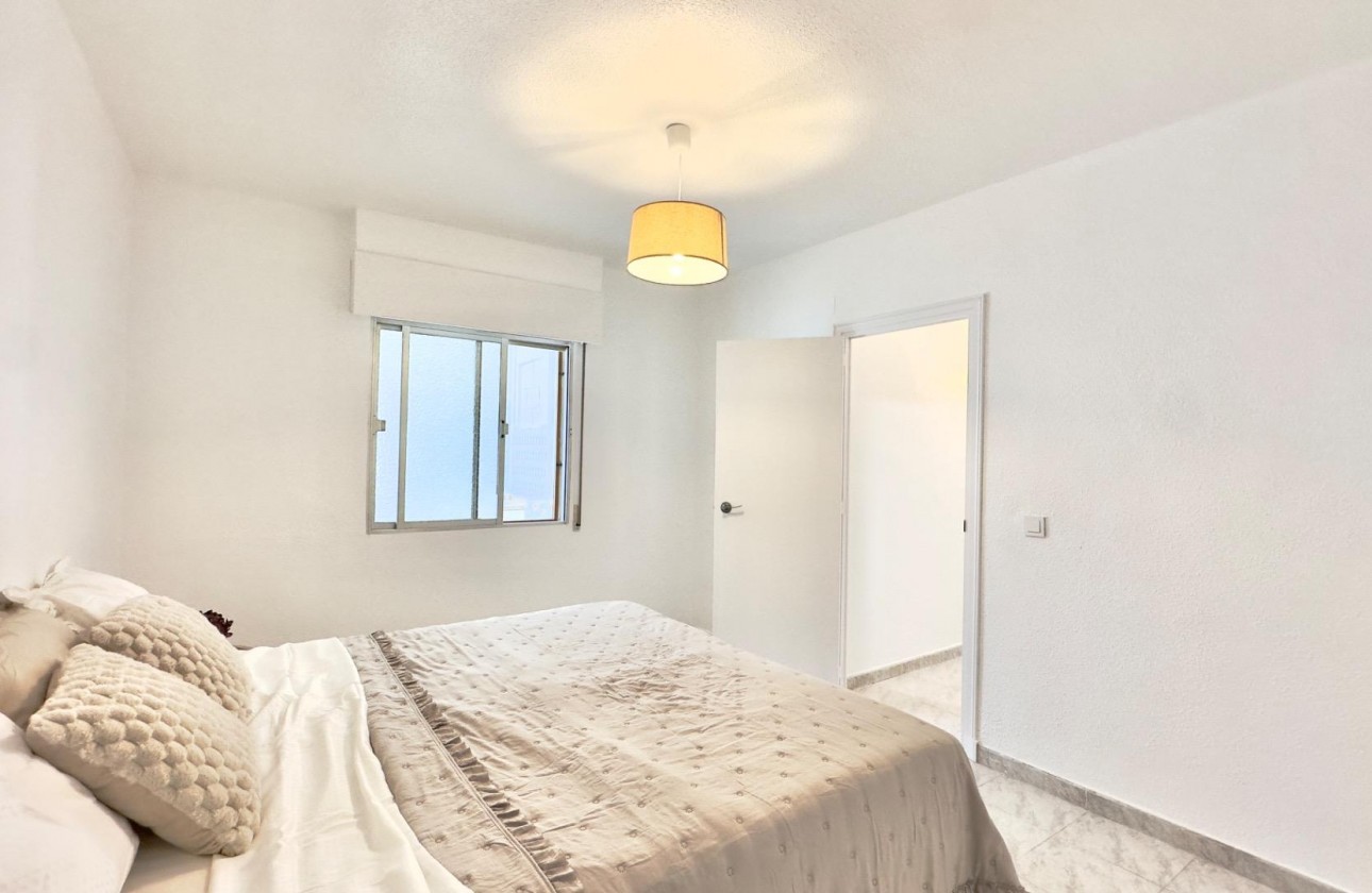 Resale - Apartment / flat - Torrevieja - Estacion de autobuses