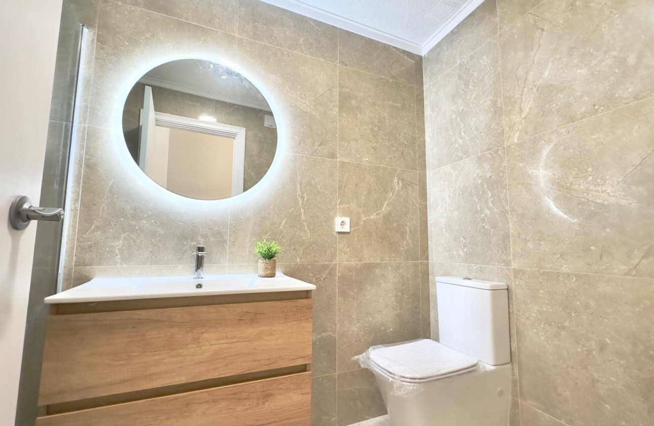 Resale - Apartment / flat - Torrevieja - Estacion de autobuses