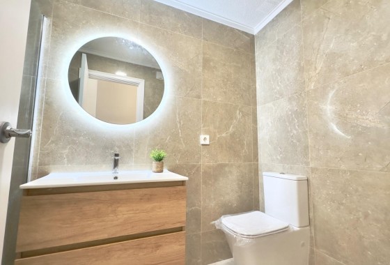 Resale - Apartment / flat - Torrevieja - Estacion de autobuses