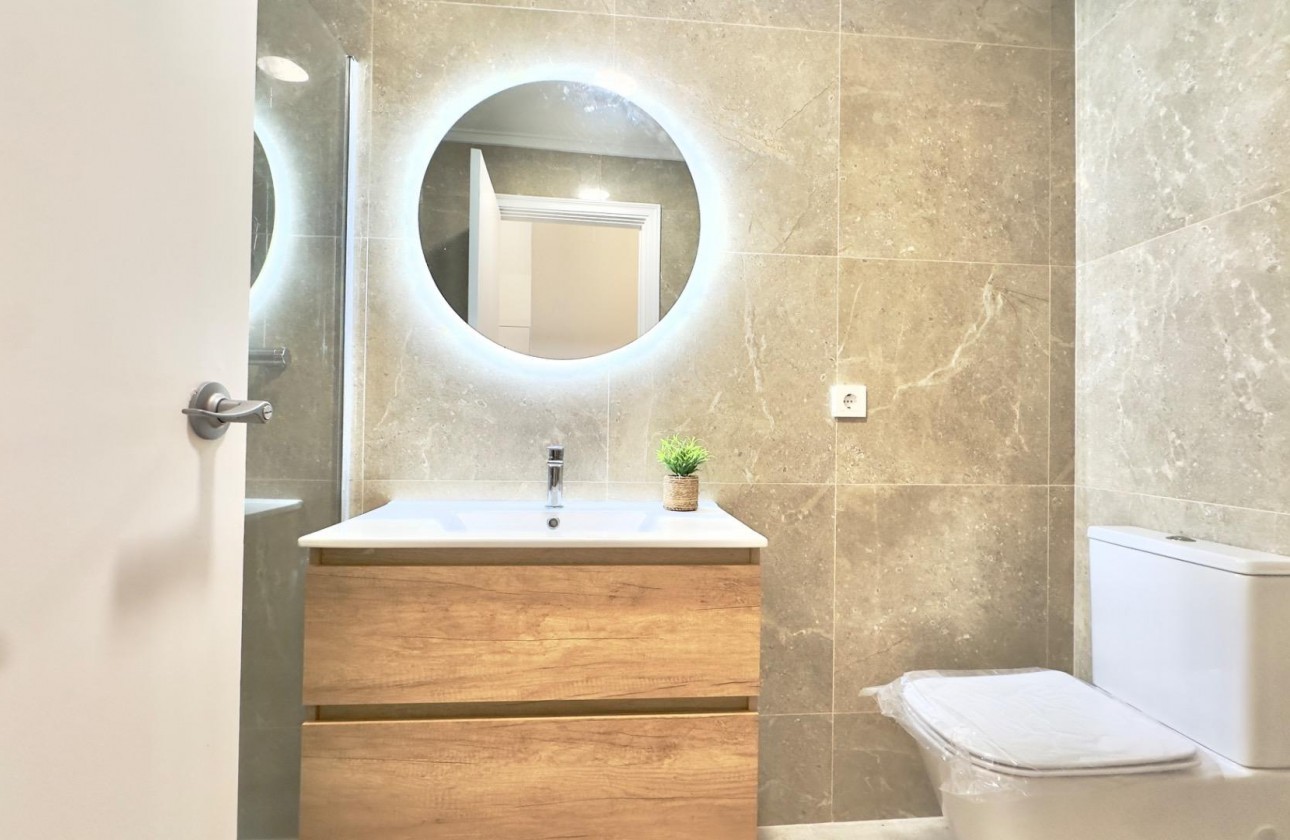 Resale - Apartment / flat - Torrevieja - Estacion de autobuses