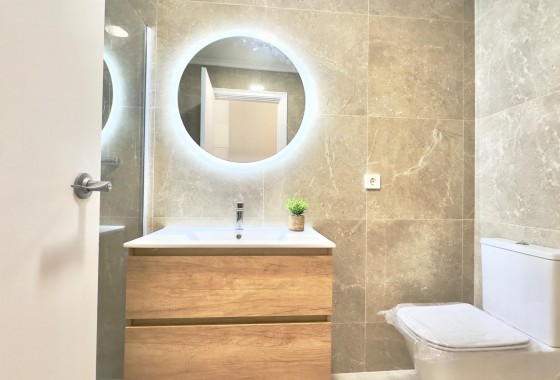 Resale - Apartment / flat - Torrevieja - Estacion de autobuses