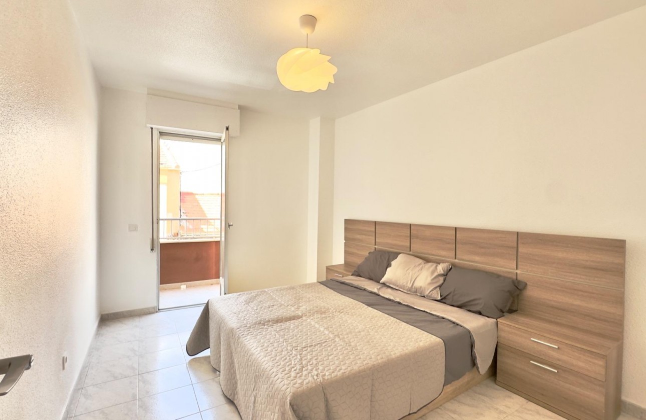 Resale - Apartment / flat - Torrevieja - Estacion de autobuses