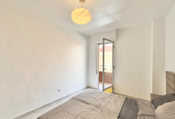 Resale - Apartment / flat - Torrevieja - Estacion de autobuses