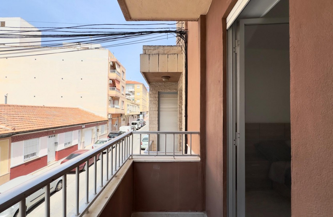 Resale - Apartment / flat - Torrevieja - Estacion de autobuses