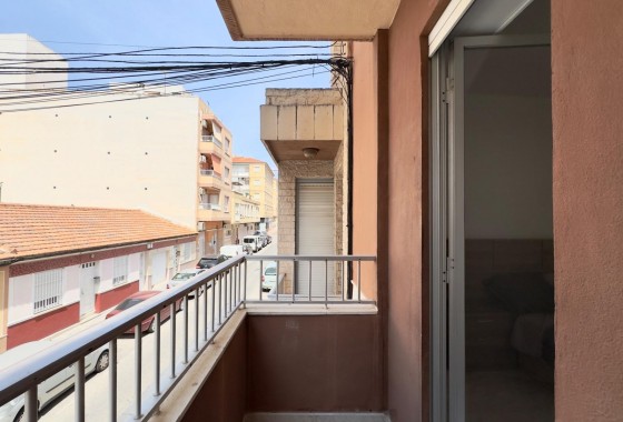 Resale - Apartment / flat - Torrevieja - Estacion de autobuses