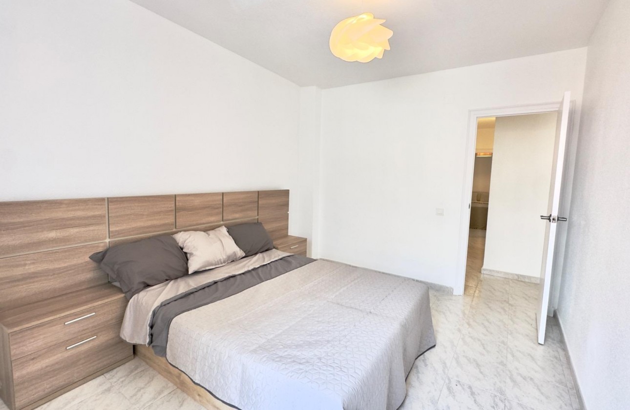 Resale - Apartment / flat - Torrevieja - Estacion de autobuses