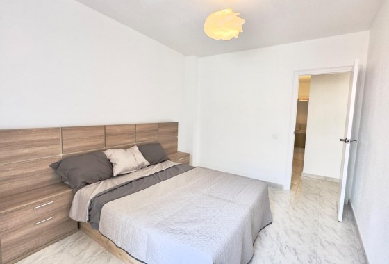 Resale - Apartment / flat - Torrevieja - Estacion de autobuses