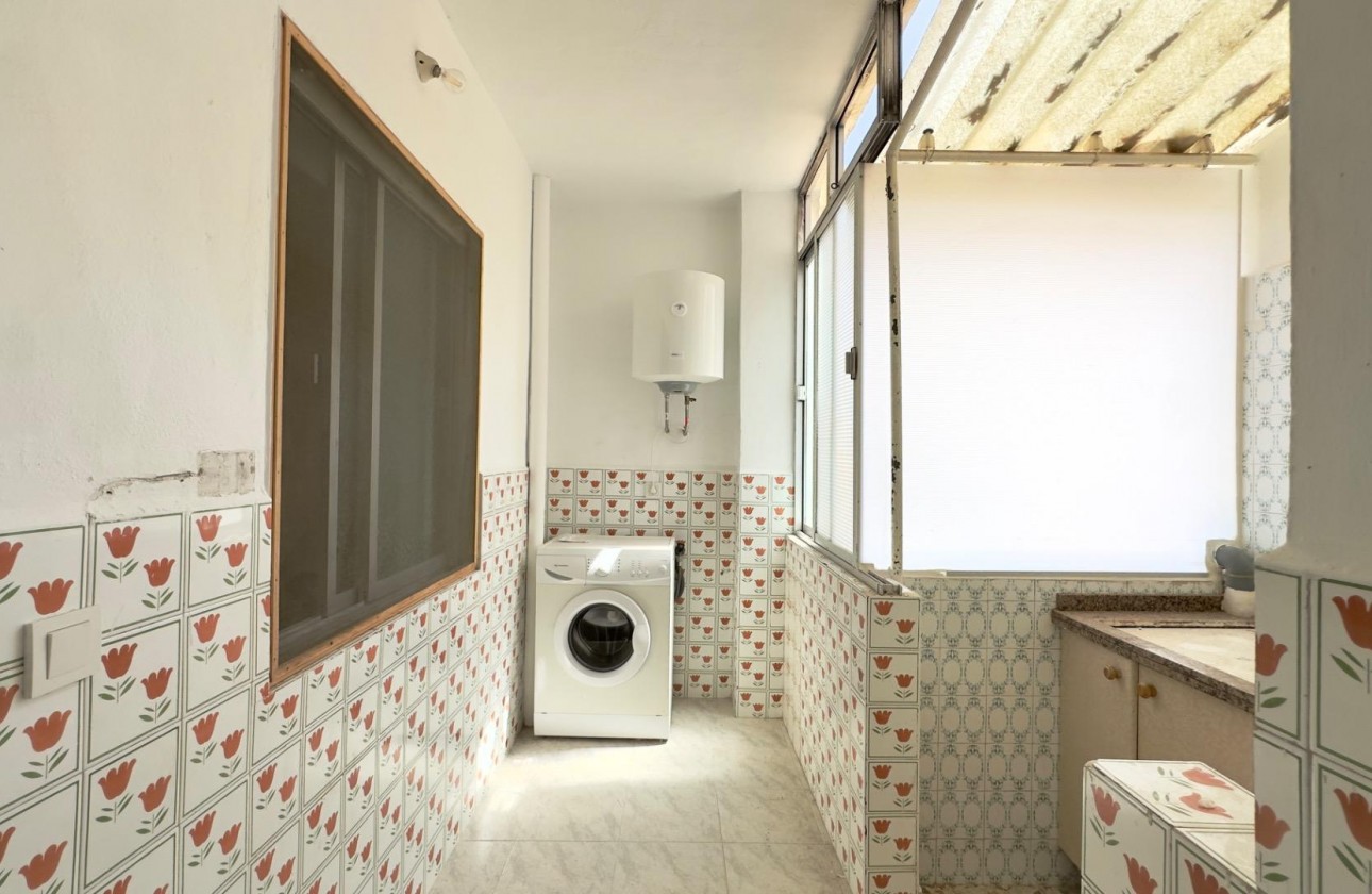 Resale - Apartment / flat - Torrevieja - Estacion de autobuses