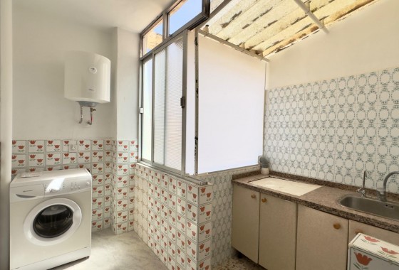 Resale - Apartment / flat - Torrevieja - Estacion de autobuses