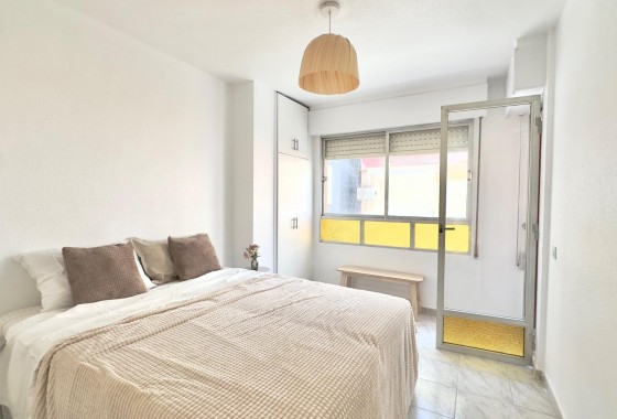 Resale - Apartment / flat - Torrevieja - Estacion de autobuses