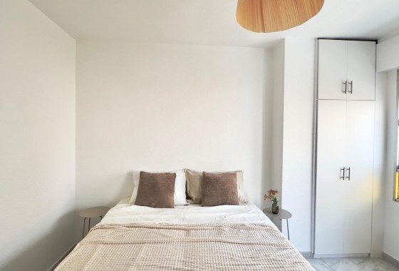 Resale - Apartment / flat - Torrevieja - Estacion de autobuses