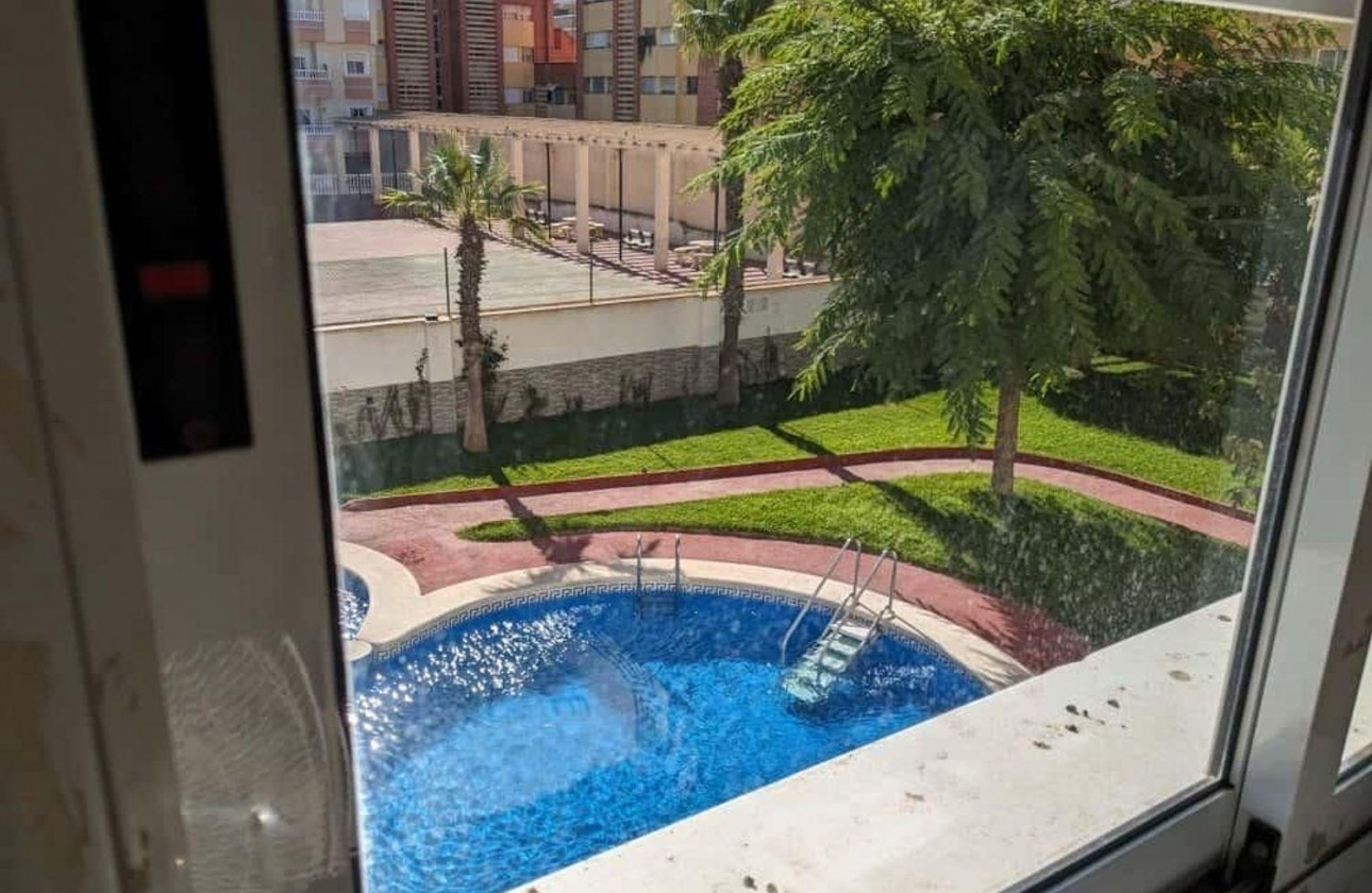 Resale - Apartment / flat - Torrevieja - Playa del Cura