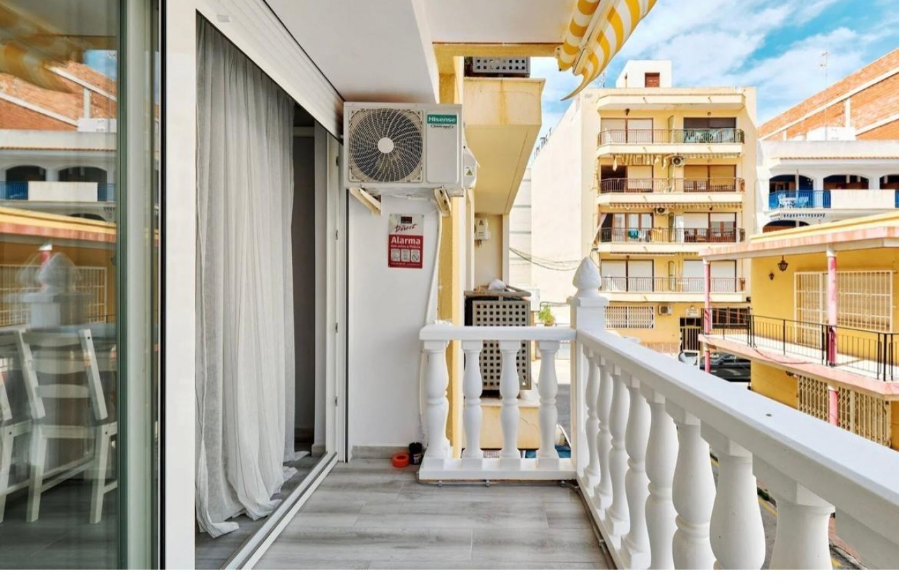 Resale - Apartment / flat - Torrevieja - Centro
