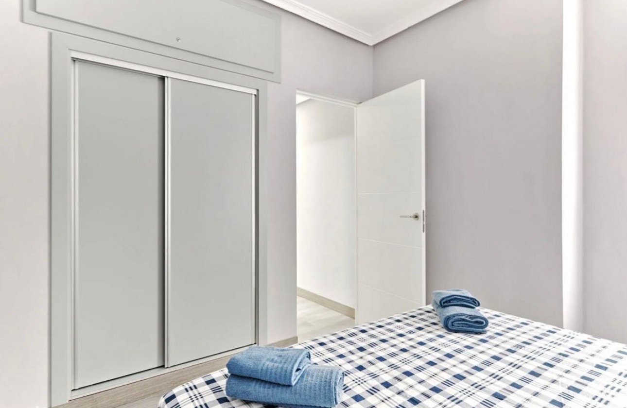 Resale - Apartment / flat - Torrevieja - Centro