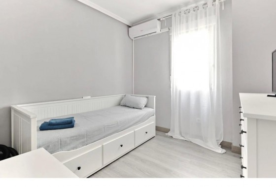Resale - Apartment / flat - Torrevieja - Centro