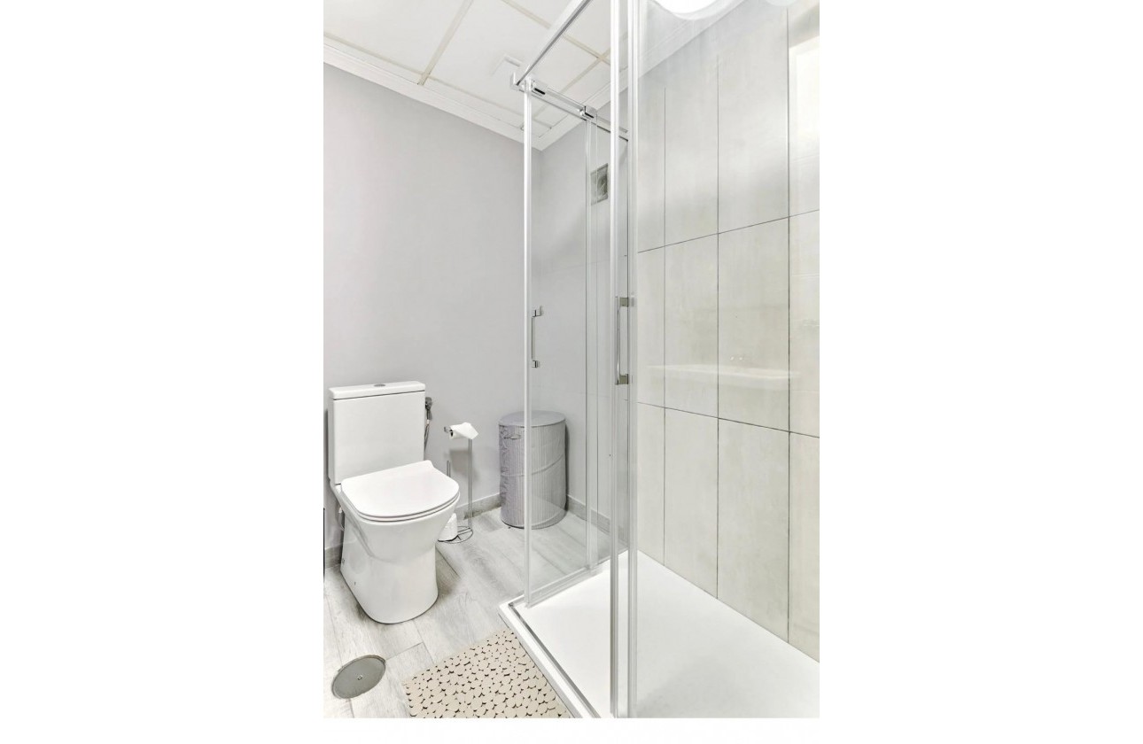 Resale - Apartment / flat - Torrevieja - Centro