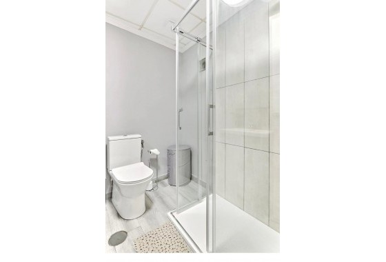 Resale - Apartment / flat - Torrevieja - Centro