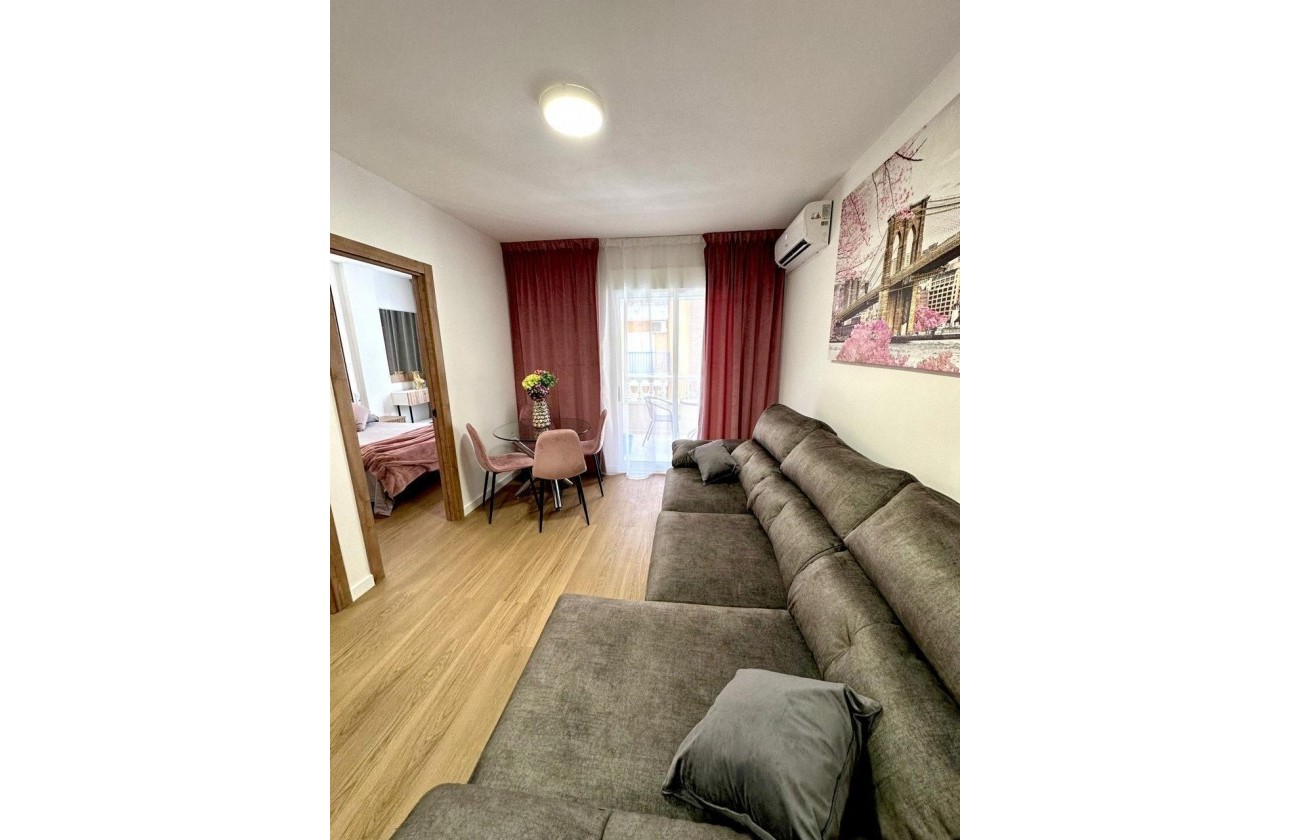 Resale - Apartment / flat - Torrevieja - Playa del Cura
