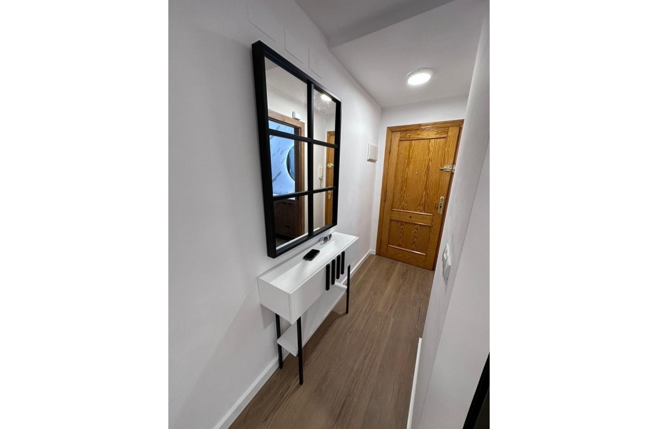 Resale - Apartment / flat - Torrevieja - Playa del Cura