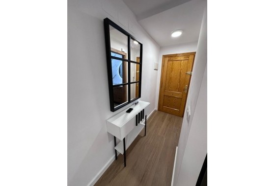 Resale - Apartment / flat - Torrevieja - Playa del Cura