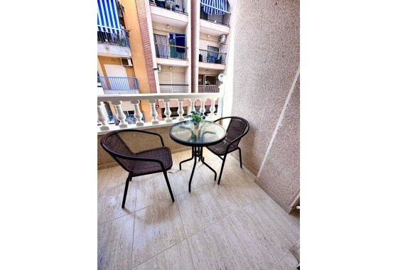 Resale - Apartment / flat - Torrevieja - Playa del Cura