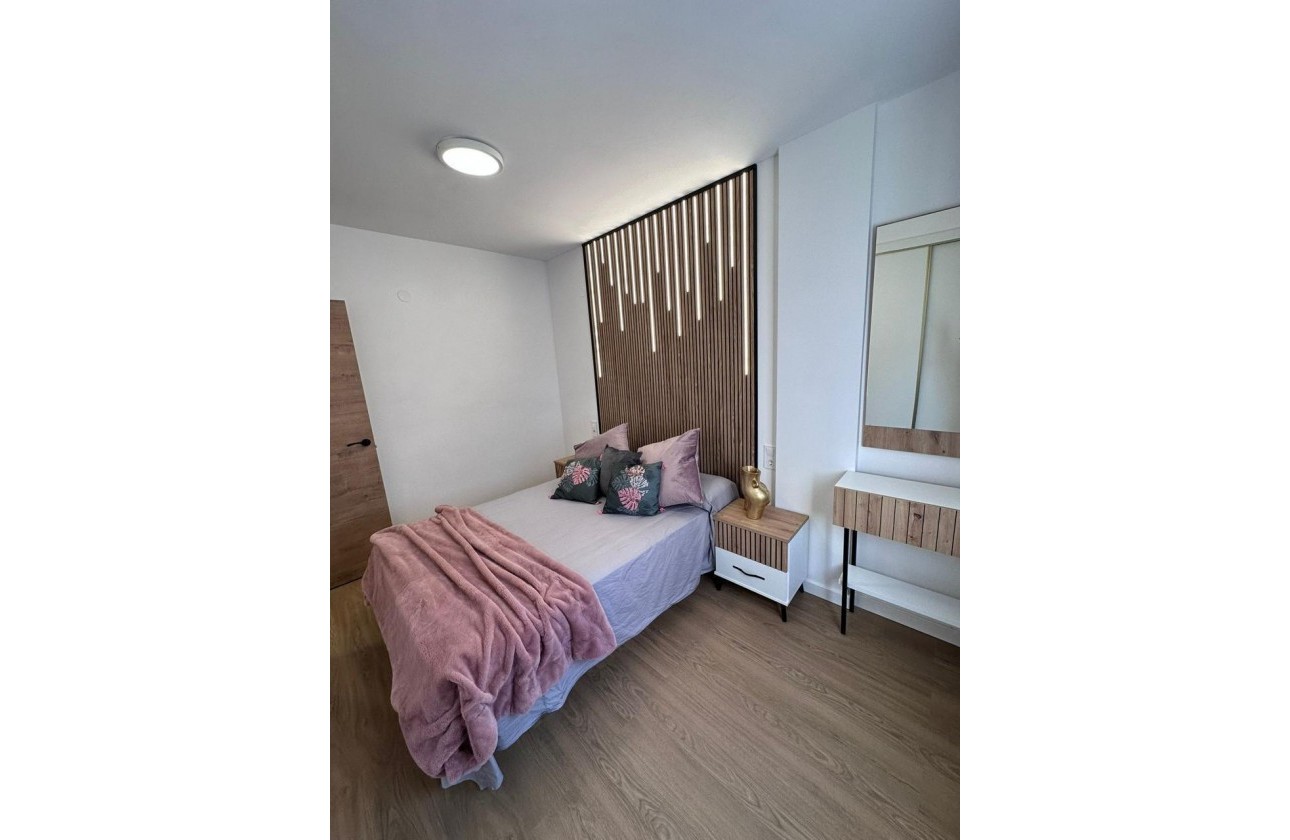 Resale - Apartment / flat - Torrevieja - Playa del Cura