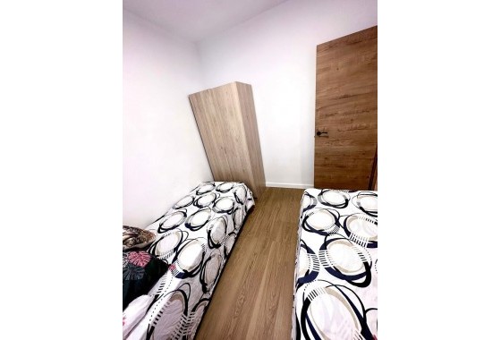 Resale - Apartment / flat - Torrevieja - Playa del Cura