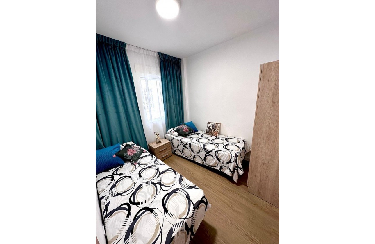 Resale - Apartment / flat - Torrevieja - Playa del Cura
