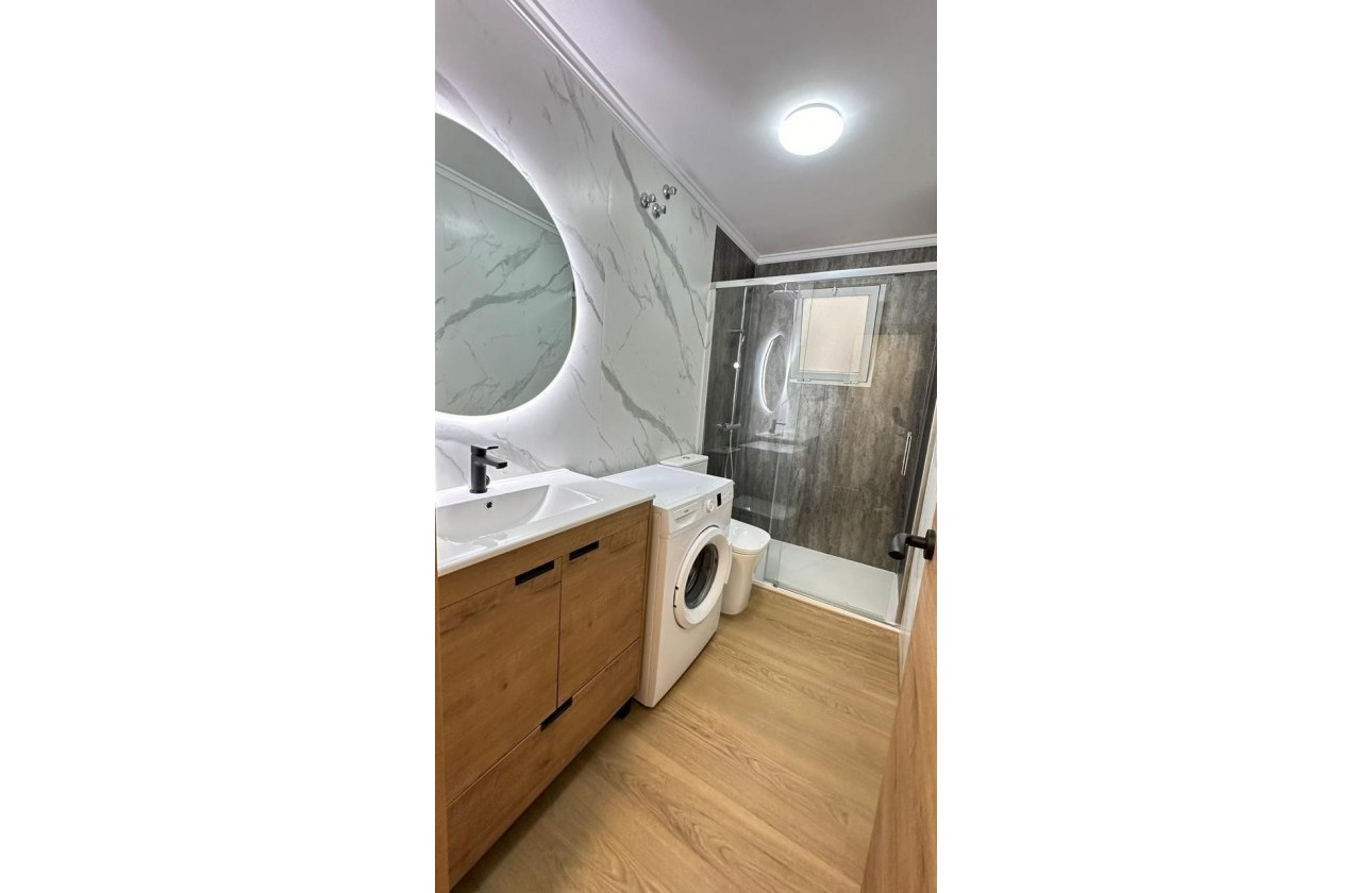 Resale - Apartment / flat - Torrevieja - Playa del Cura