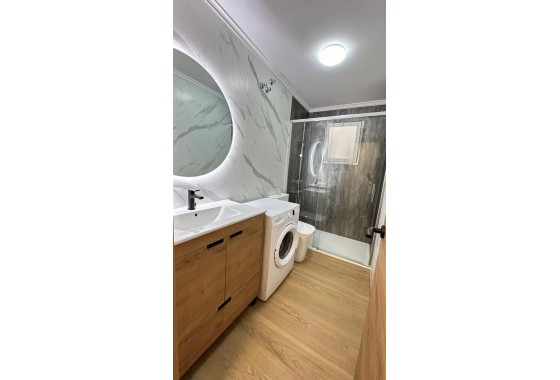 Resale - Apartment / flat - Torrevieja - Playa del Cura