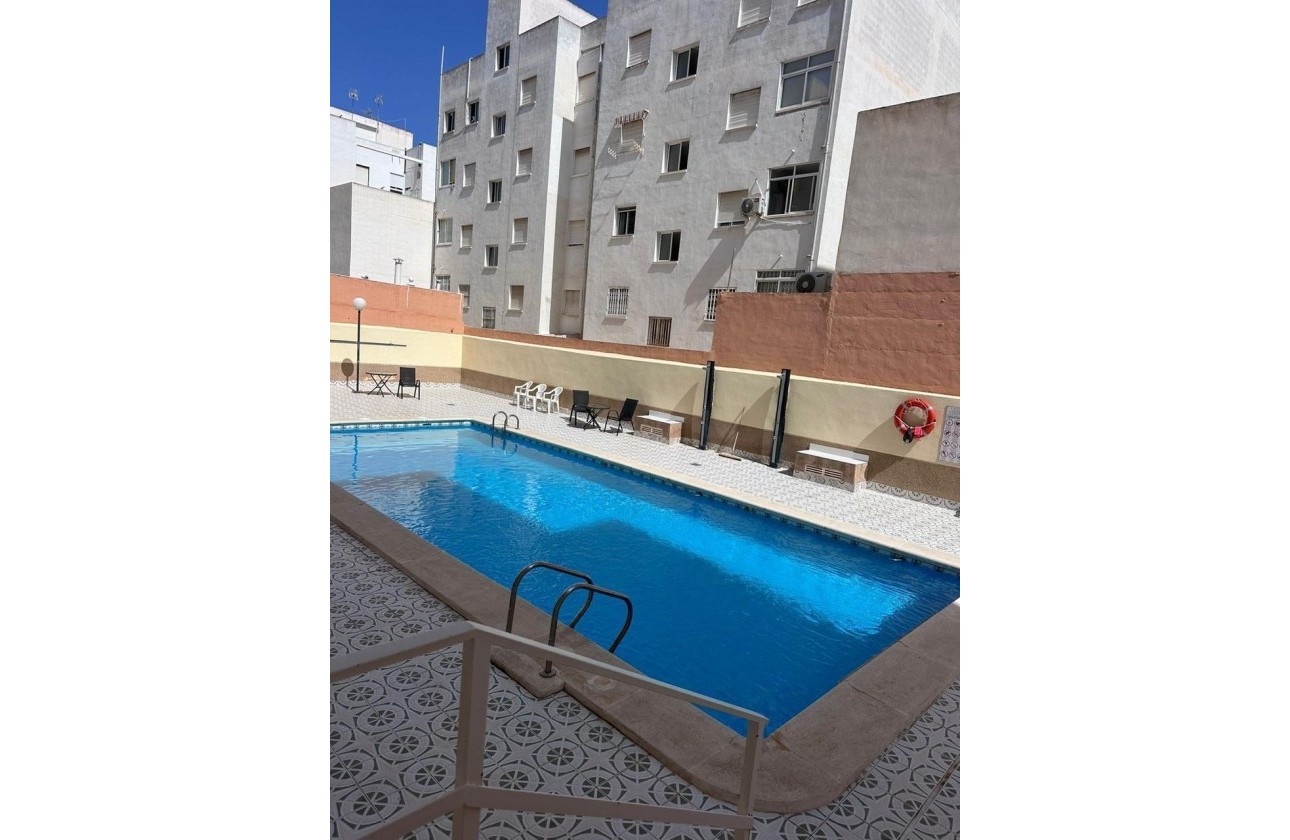 Resale - Apartment / flat - Torrevieja - Playa del Cura
