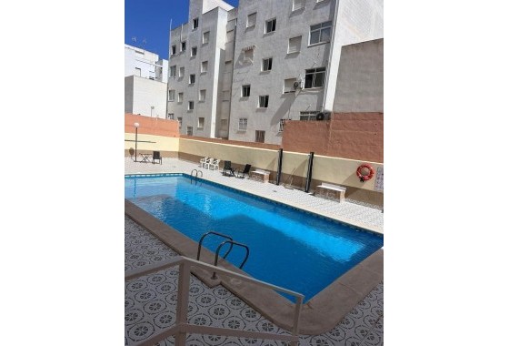 Resale - Apartment / flat - Torrevieja - Playa del Cura