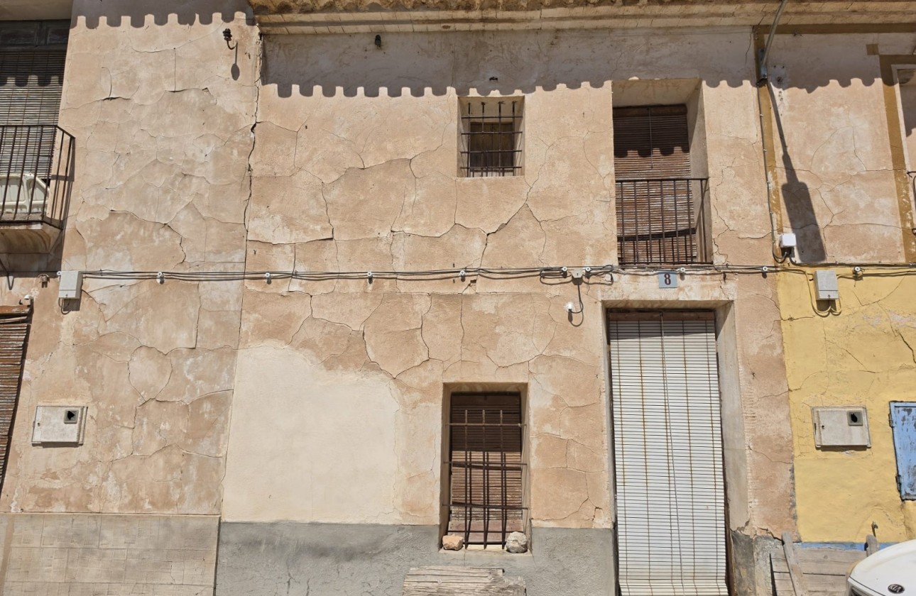 Resale - Villa - Hondón de las Nieves - Inland