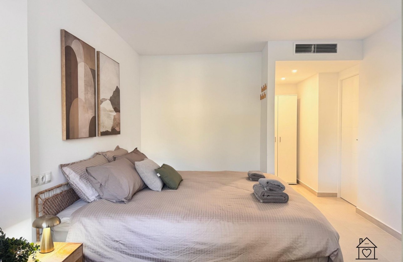 Reventa - Apartamento / piso - Torrevieja - El Acequión - Los Náufragos