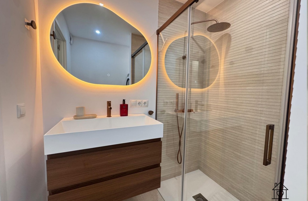 Reventa - Apartamento / piso - Torrevieja - El Acequión - Los Náufragos