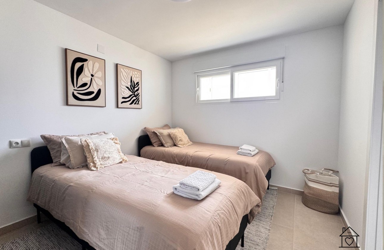 Reventa - Apartamento / piso - Torrevieja - El Acequión - Los Náufragos