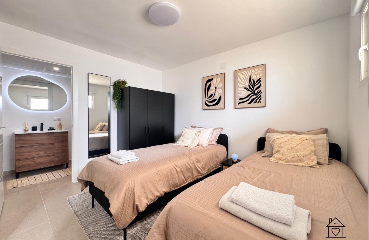 Reventa - Apartamento / piso - Torrevieja - El Acequión - Los Náufragos