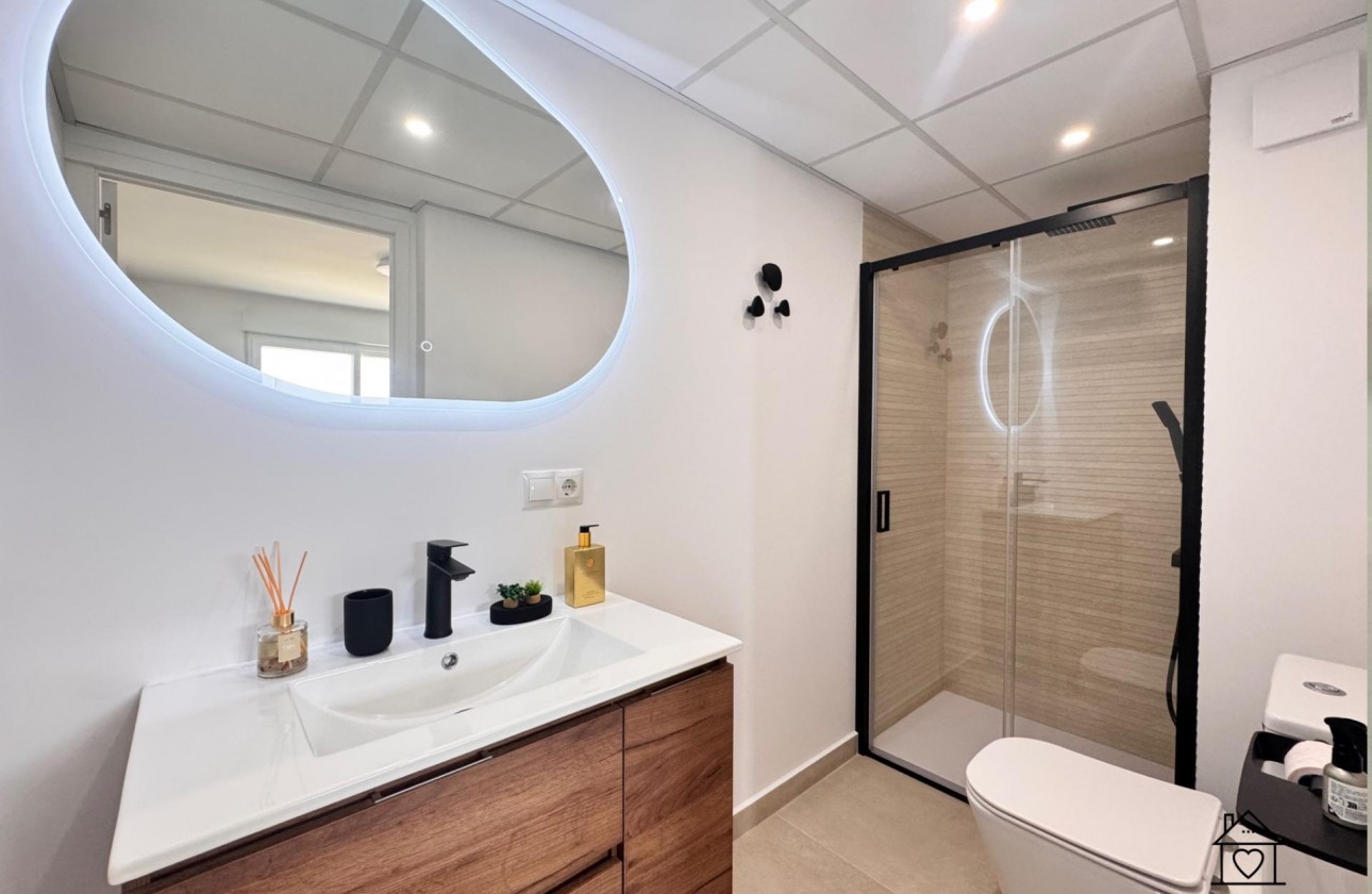 Reventa - Apartamento / piso - Torrevieja - El Acequión - Los Náufragos