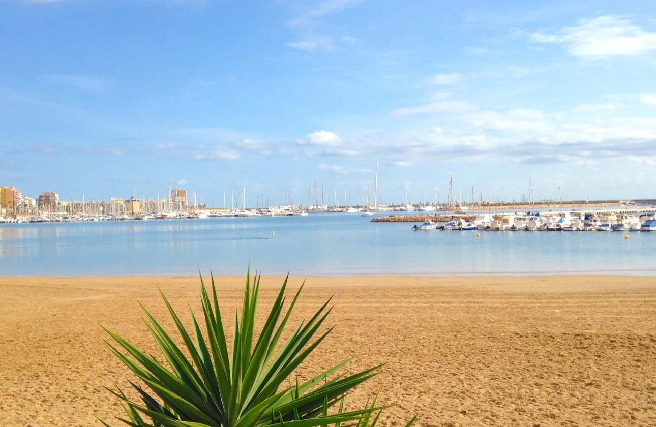 Reventa - Apartamento / piso - Torrevieja - El Acequión - Los Náufragos