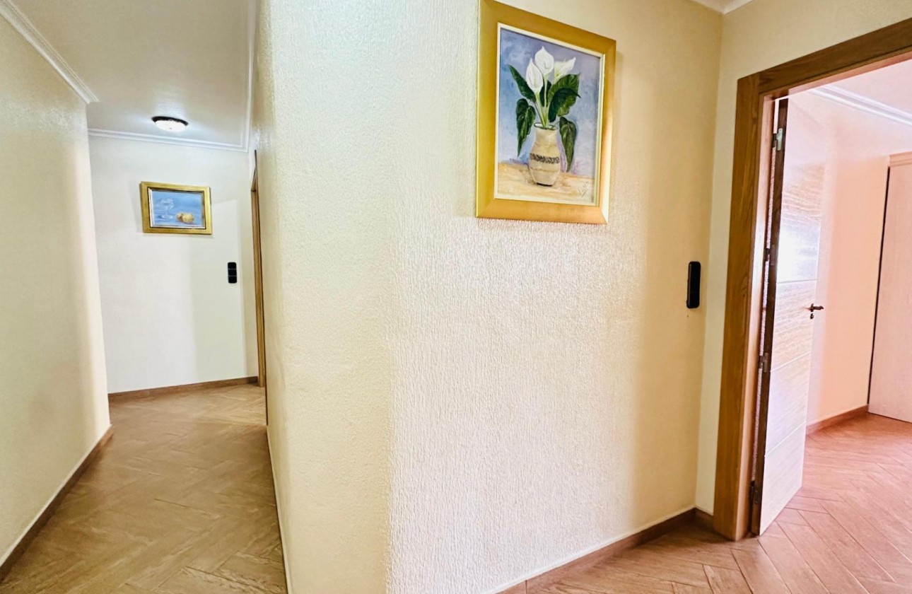 Reventa - Apartamento / piso - Torrevieja - Centro
