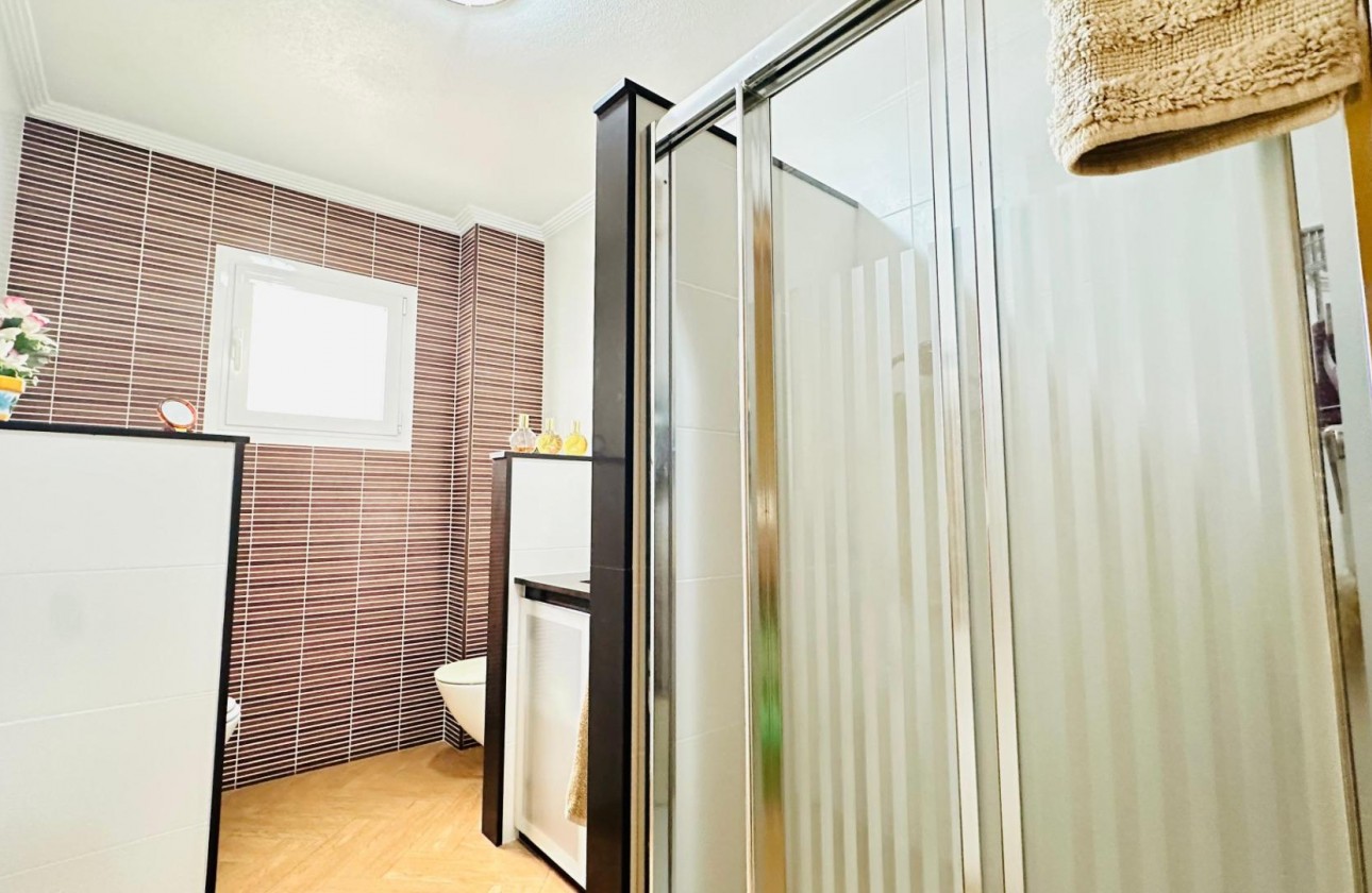 Reventa - Apartamento / piso - Torrevieja - Centro