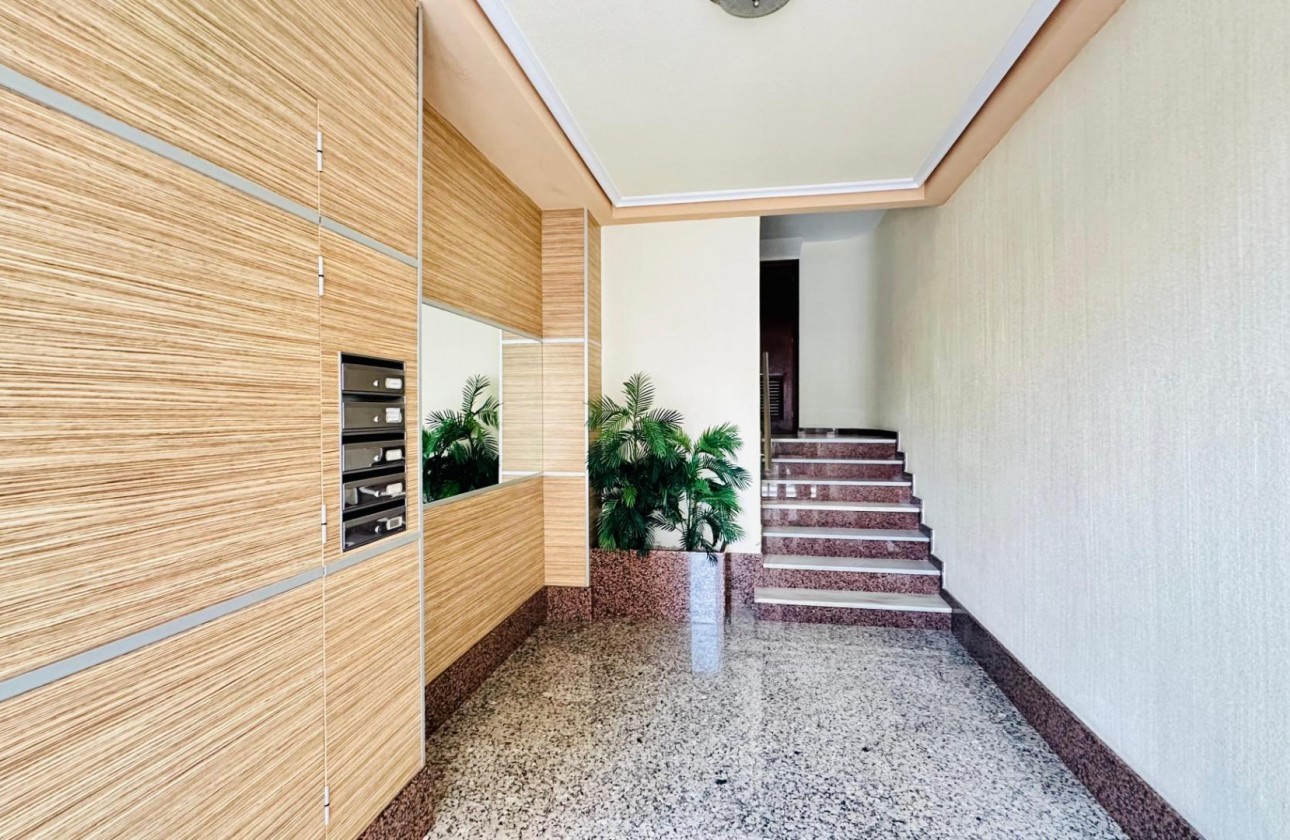 Reventa - Apartamento / piso - Torrevieja - Centro