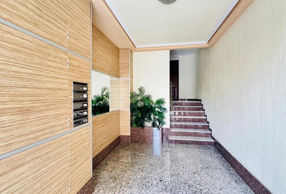 Reventa - Apartamento / piso - Torrevieja - Centro