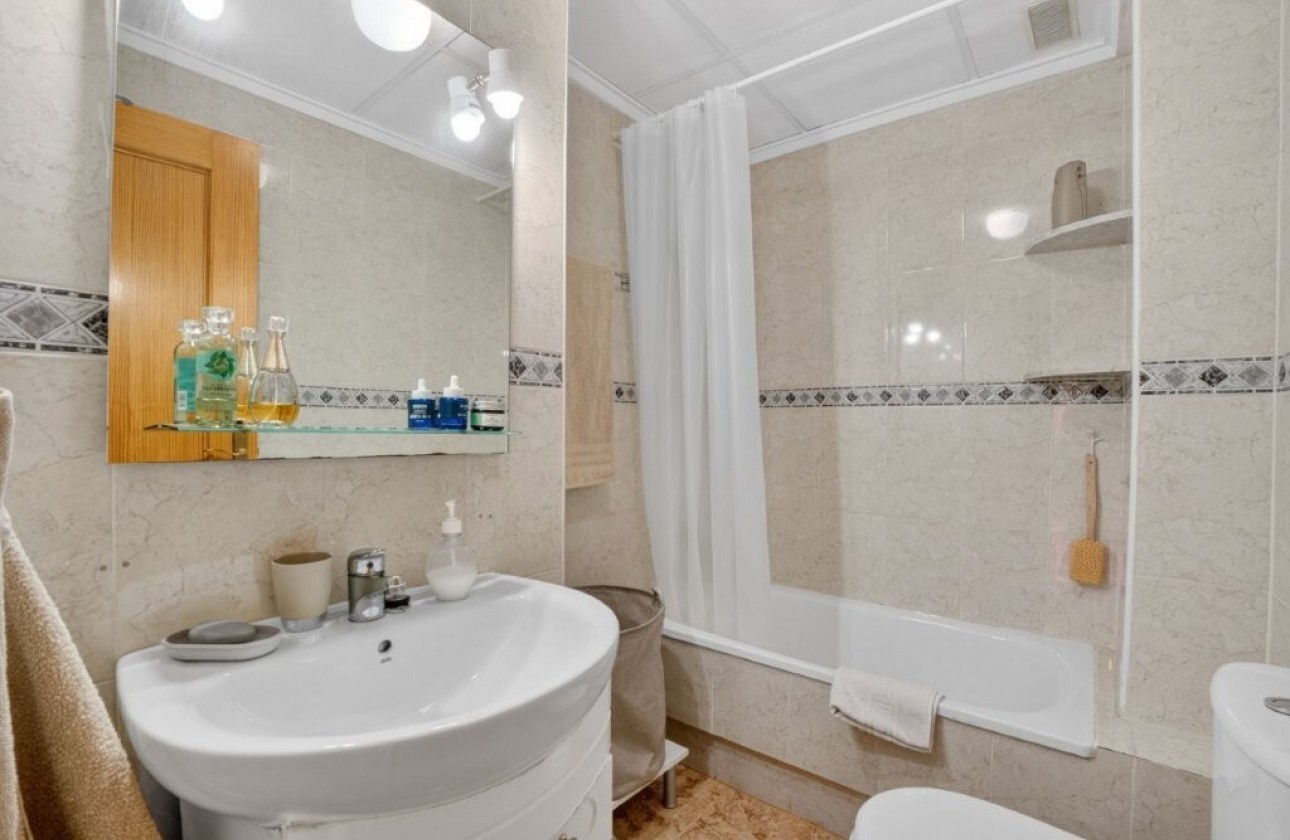 Resale - Apartment / flat - Torrevieja - Costa Blanca