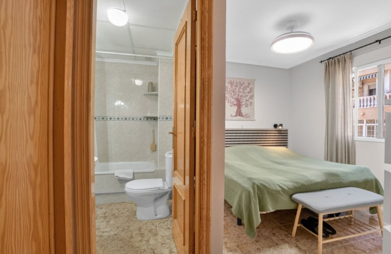 Resale - Apartment / flat - Torrevieja - Costa Blanca